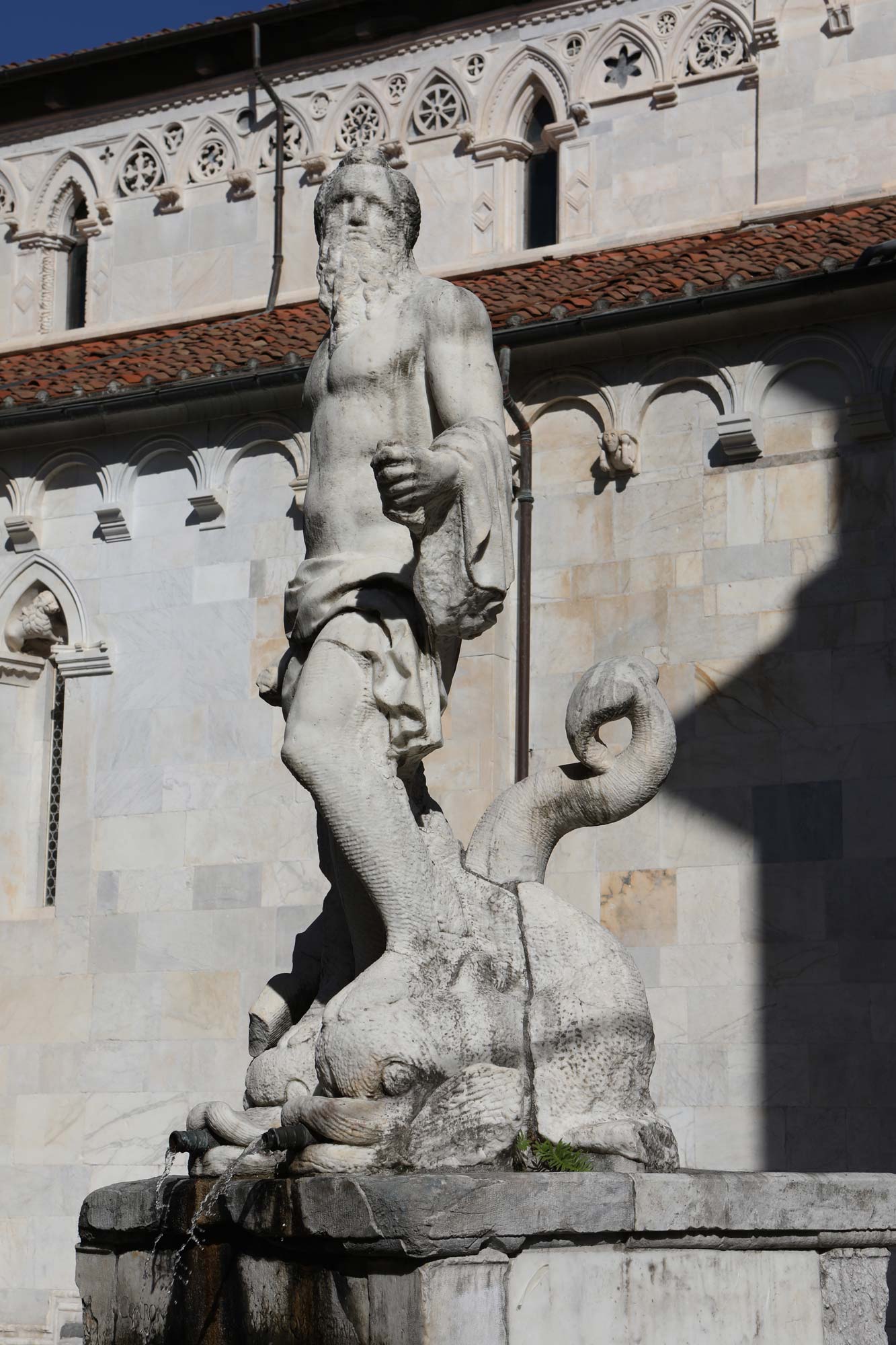 Baccio Bandinelli, <em>Monumento ad Andrea Doria</em> (1534-1548; marmo; Carrara, Piazza del Duomo) Baccio Bandinelli, Monumento ad Andrea Doria (1534-1548; marmo; Carrara, Piazza del Duomo)