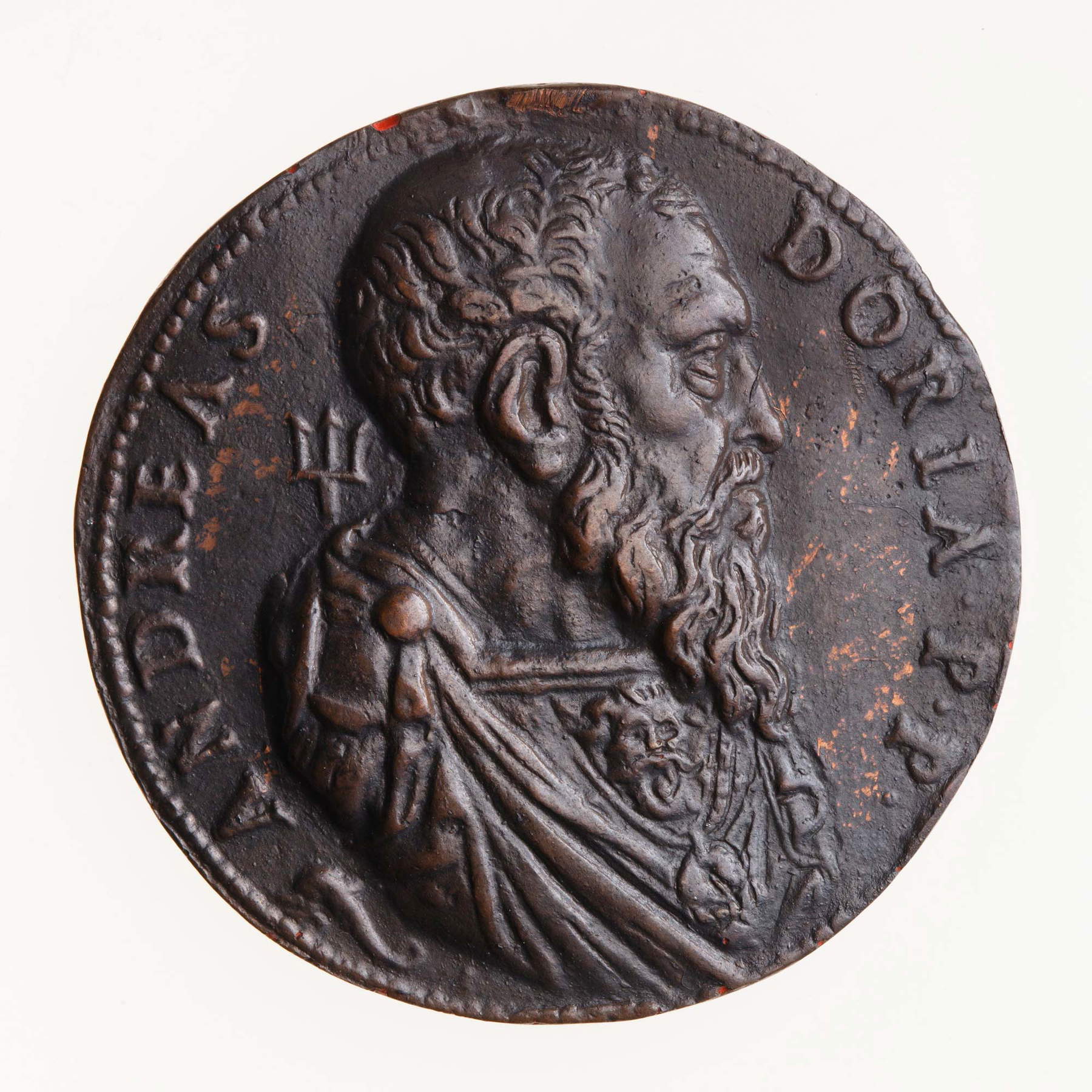 Robert Ready, <em>Medaglia di Andrea Doria</em>, replica dell’originale cinquecentesco su disegno del 1541 di Leone Leoni (1881; bronzo, diametro 44 mm; Victoria, Museums Victoria) Robert Ready, Medaglia di Andrea Doria, replica dell’originale cinquecentesco su disegno del 1541 di Leone Leoni (1881; bronzo, diametro 44 mm; Victoria, Museums Victoria)