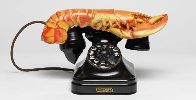 Salvador Dalí, Telefono aragosta (1938; acciaio, gesso, gomma, resina e carta, 17,8 x 33 x 17,8 cm; Londra, Tate Modern) Salvador Dalí, Telefono aragosta (1938; acciaio, gesso, gomma, resina e carta, 17,8 x 33 x 17,8 cm; Londra, Tate Modern)