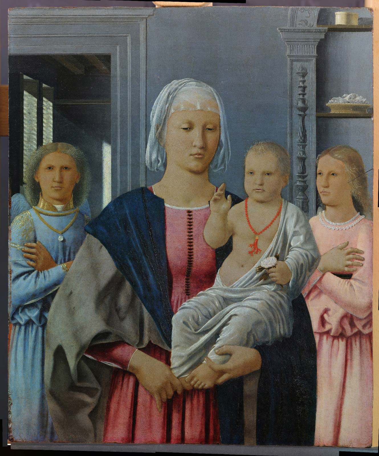 Piero della Francesca Vierge à l'enfant avec des anges, dite Vierge de Senigallia (vers 1474 ; huile et tempera sur panneau, 61 × 55 cm ; Urbino, Galleria Nazionale delle Marche, Inv. D 58) Piero della Francesca Vierge à l'enfant avec des anges, dite Vierge de Senigallia (vers 1474 ; huile et tempera sur panneau, 61 × 55 cm ; Urbino, Galleria Nazionale delle Marche, Inv. D 58)