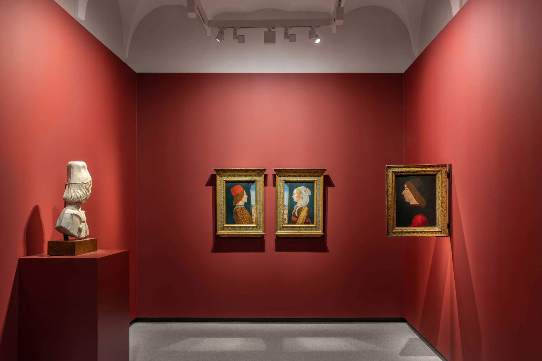 Set-ups of the exhibition Renaissance in Ferrara. Ercole de' Roberti and Lorenzo Costa.