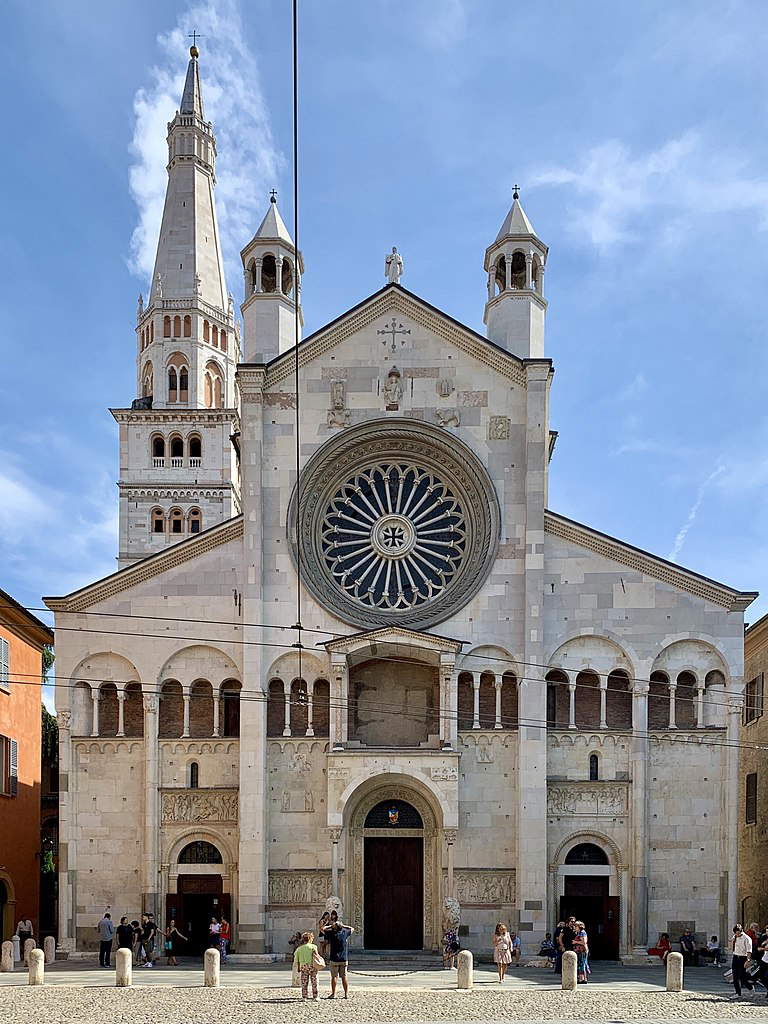 La façade de la cathédrale de Modène. Photo: Wikimedia/Kgpo La façade de la cathédrale de Modène. Photo: Wikimedia/Kgpo