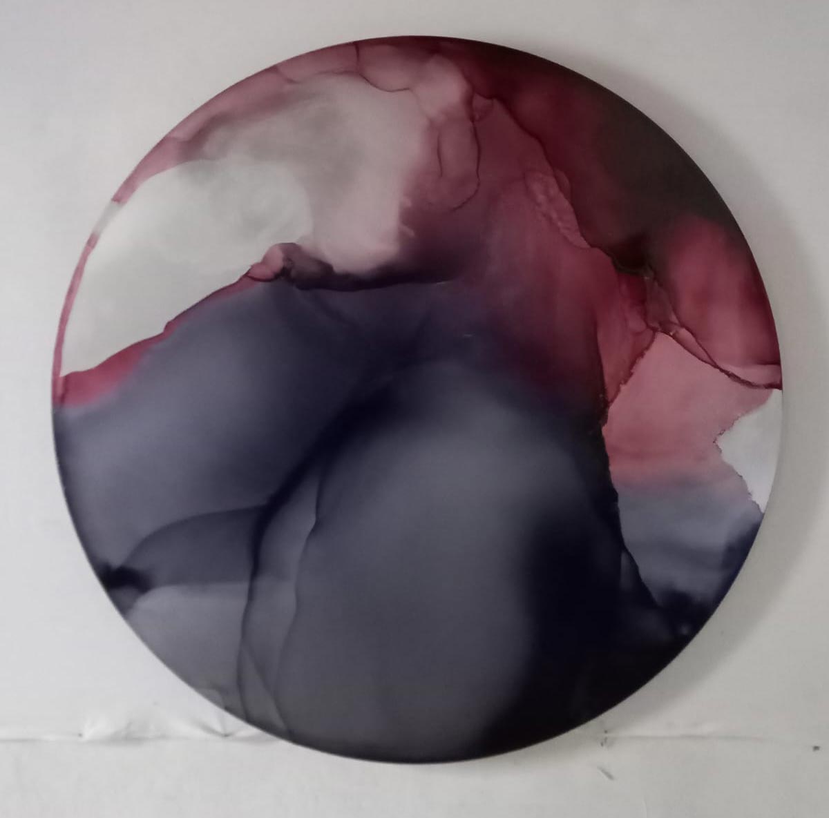 Maurizio Faleni, Osmosis 51/22 (técnica mixta sobre aluminio, diámetro 114 cm) Maurizio Faleni, Osmosis 51/22 (técnica mixta sobre aluminio, diámetro 114 cm)