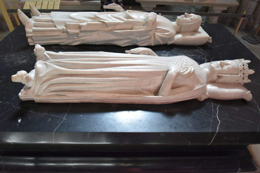 André Beauneveau, Gisante de Carlos V el Sabio y Juana de Borbón (post 1364; mármol; Saint-Denis, Catedral de Saint-Denis). Foto: Ministerio de Cultura de Francia André Beauneveau, Gisante de Carlos V el Sabio y Juana de Borbón (post 1364; mármol; Saint-Denis, Catedral de Saint-Denis). Foto: Ministerio de Cultura de Francia