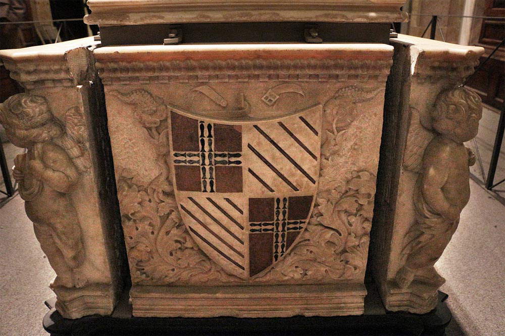 Escudo de Guinigi-Del Carretto. Foto: Francesco Bini Escudo de Guinigi-Del Carretto. Foto: Francesco Bini