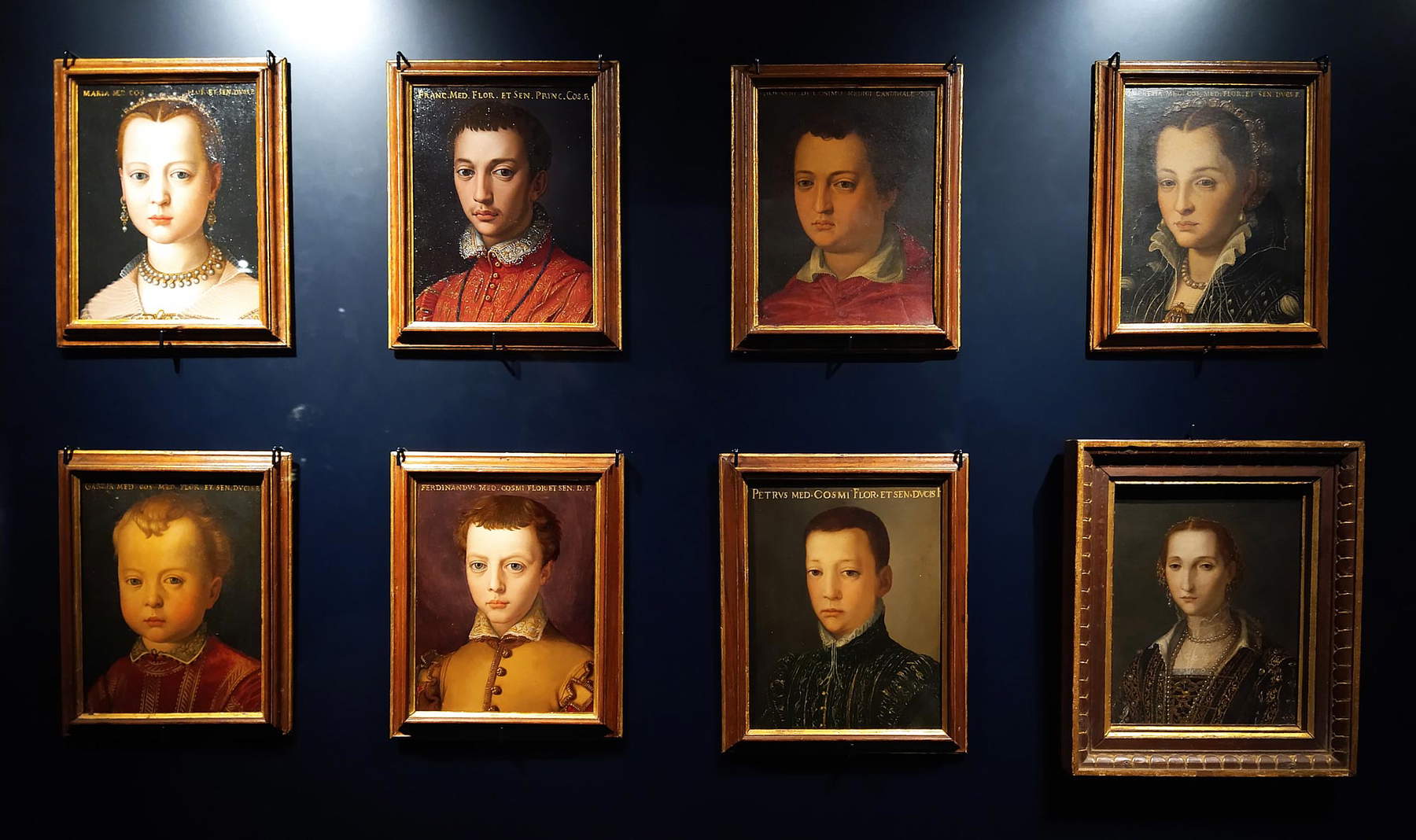 Porträts von Eleonora und ihren Kindern, der Werkstatt von Bronzino und Alessandro Allori Porträts von Eleonora und ihren Kindern, der Werkstatt von Bronzino und Alessandro Allori