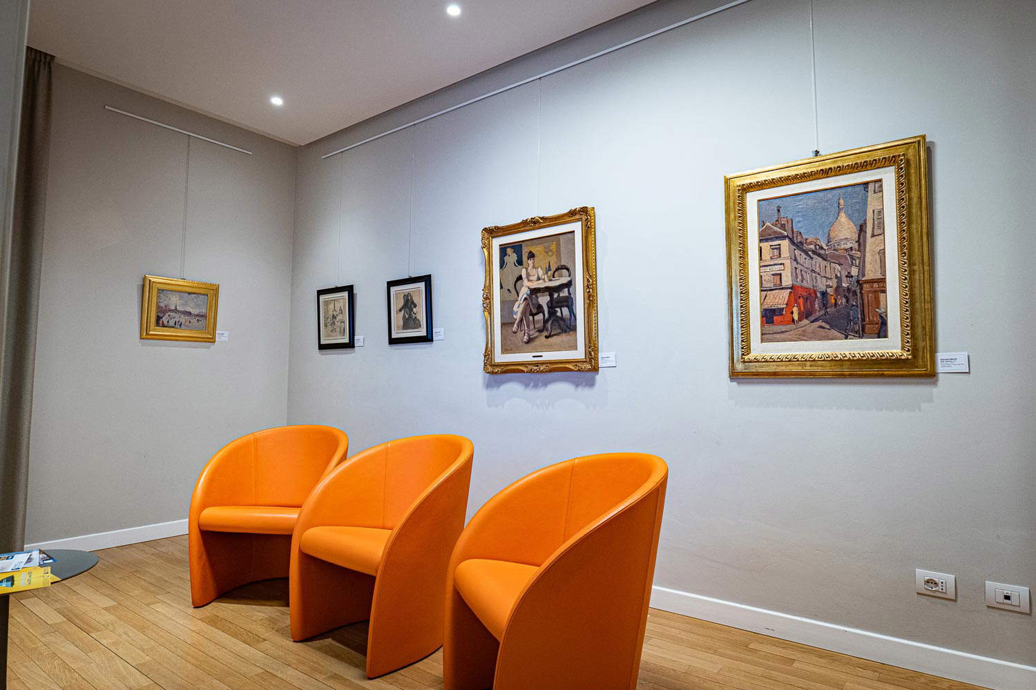 Montaje de la exposición Giovanni March - El pintor de la luz y la atmósfera. Foto: Emiliano Cicero Montaje de la exposición Giovanni March - El pintor de la luz y la atmósfera. Foto: Emiliano Cicero