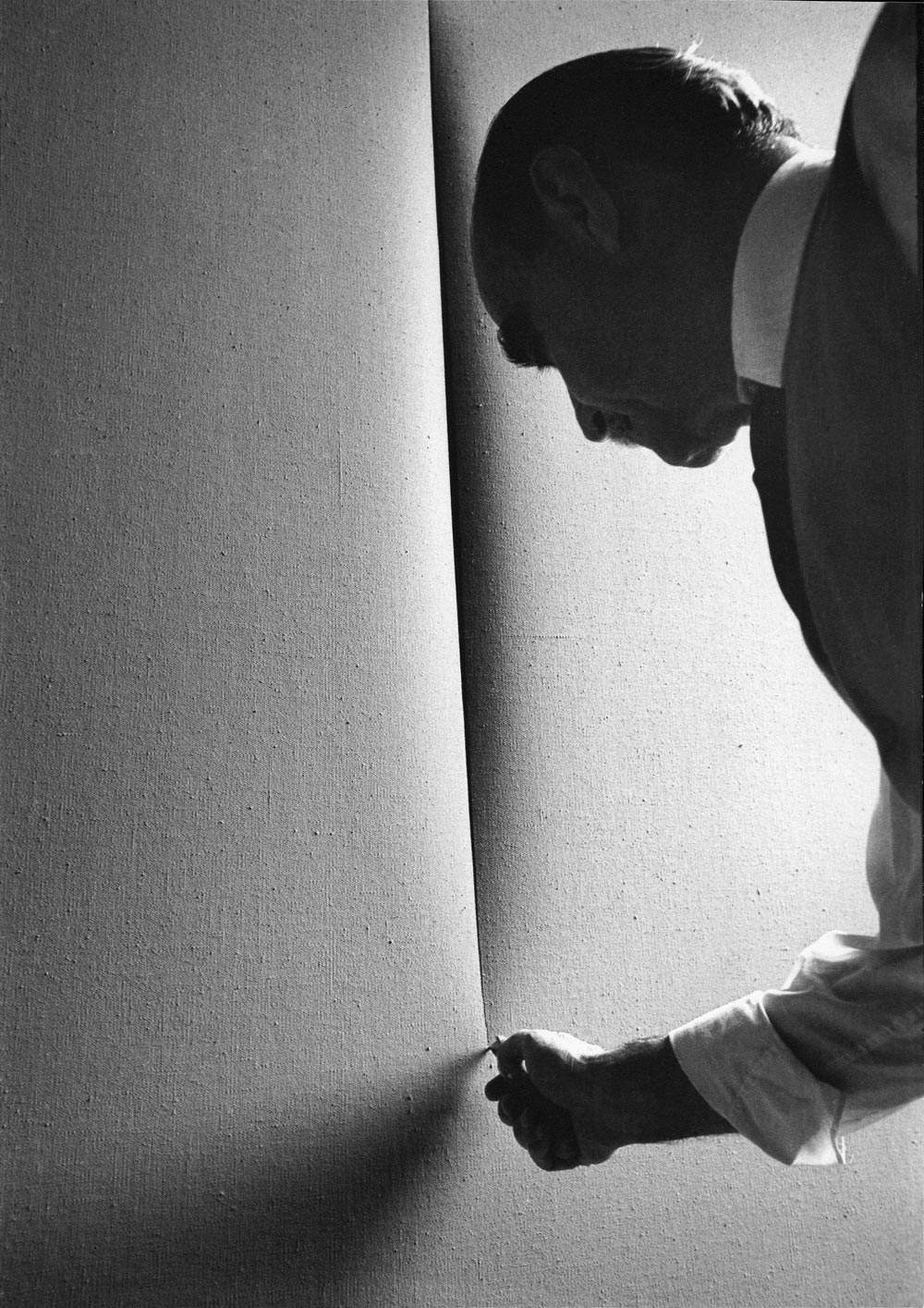 Ugo Mulas, Lucio Fontana, L'Attesa, Milan (1964) Ugo Mulas, Lucio Fontana, L'Attesa, Milan (1964)