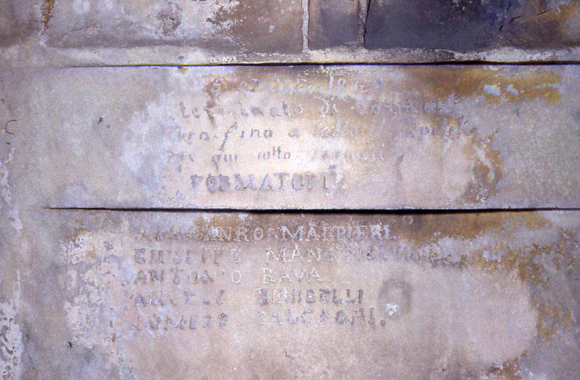 Trajan Column. Signatures under the capital of the formers of Pius IX. Trajan Column. Signatures under the capital of the formers of Pius IX.