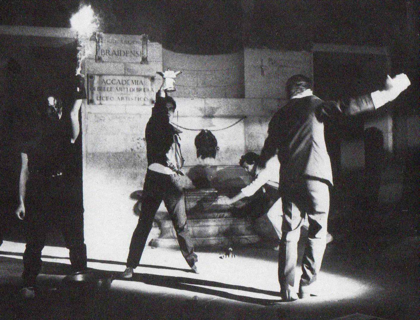 Angelo Pretolani Programme, Notturno, performance. Milan, Cortile d'Onore Palazzo di Brera, 27 mai 1983. Rassegna  Angelo Pretolani Programme, Notturno, performance. Milan, Cortile d'Onore Palazzo di Brera, 27 mai 1983. Rassegna