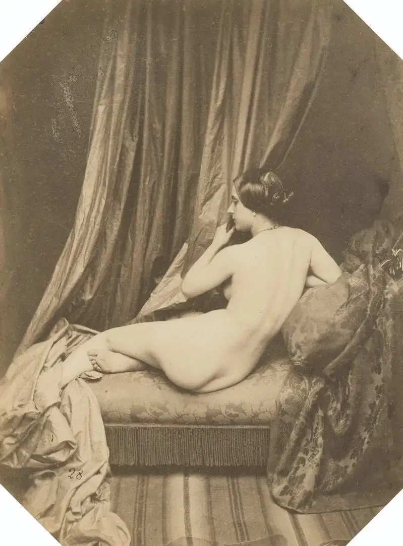 Una fotografia di Auguste Belloc (1860 circa) Una fotografia di Auguste Belloc (1860 circa)