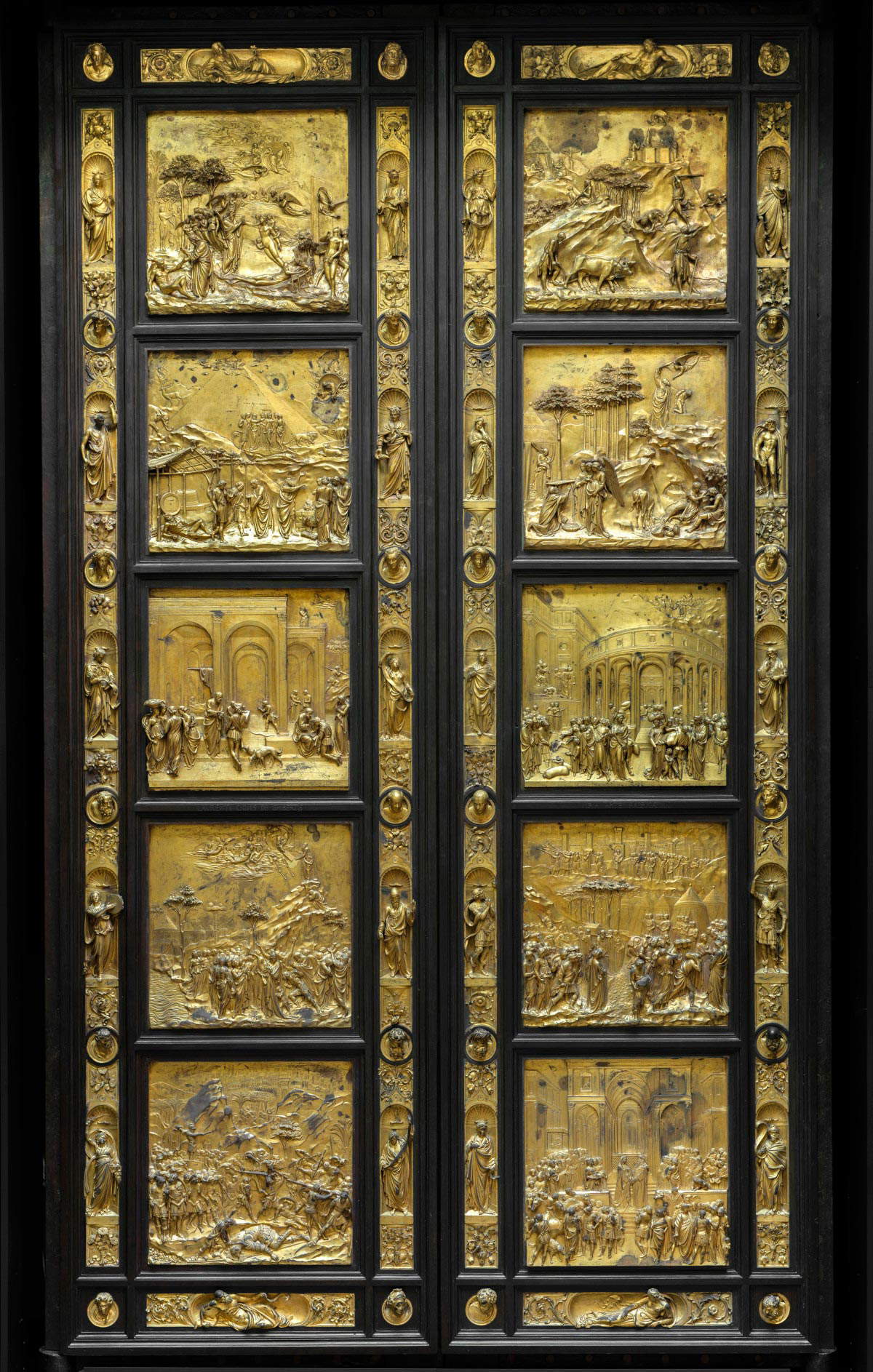 Lorenzo Ghiberti, Paradiespforte (1425-1452; vergoldete Bronze, 520 x 310 cm; Florenz, Museo del Duomo) Lorenzo Ghiberti, Paradiespforte (1425-1452; vergoldete Bronze, 520 x 310 cm; Florenz, Museo del Duomo)