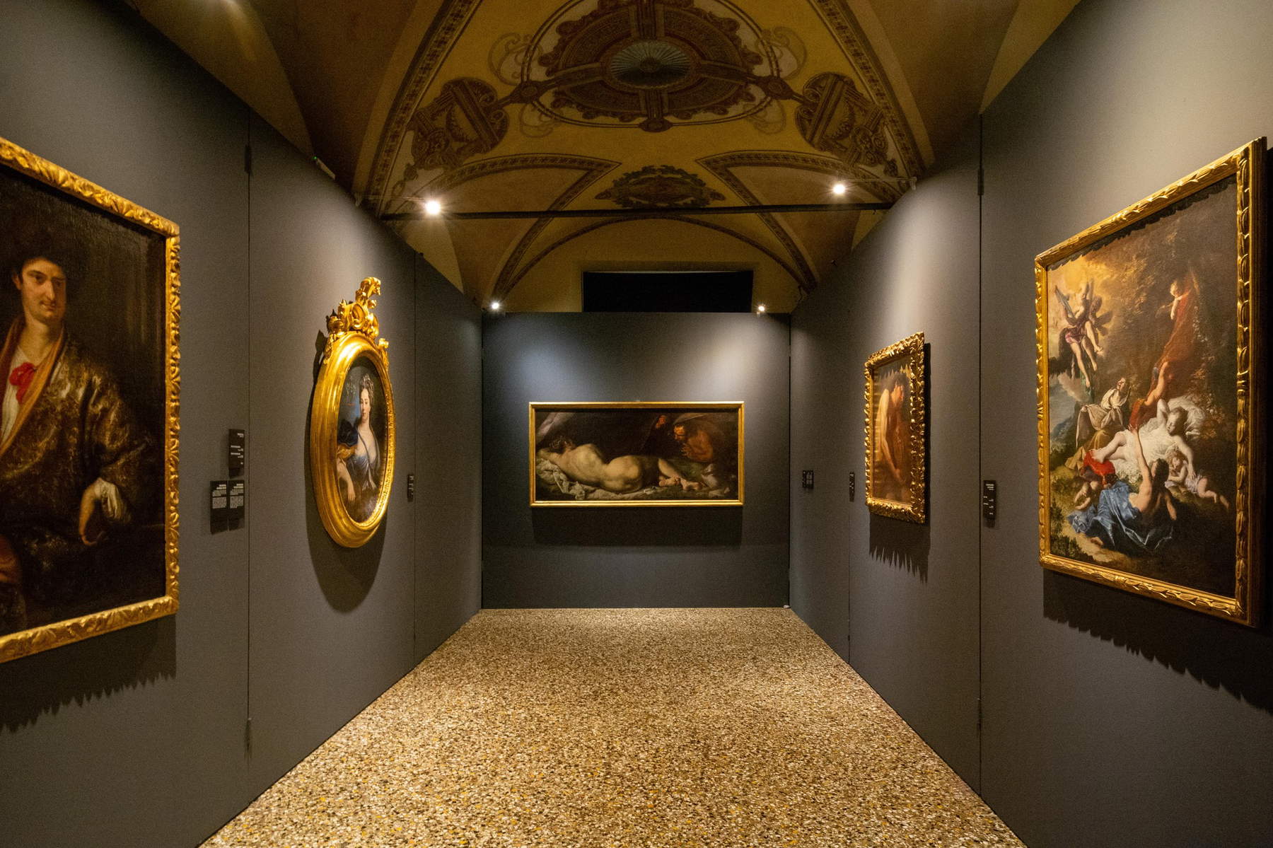Agencements d'exposition Extraordinaire et quotidien de Strozzi à Magnasco Agencements d'exposition Extraordinaire et quotidien de Strozzi à Magnasco