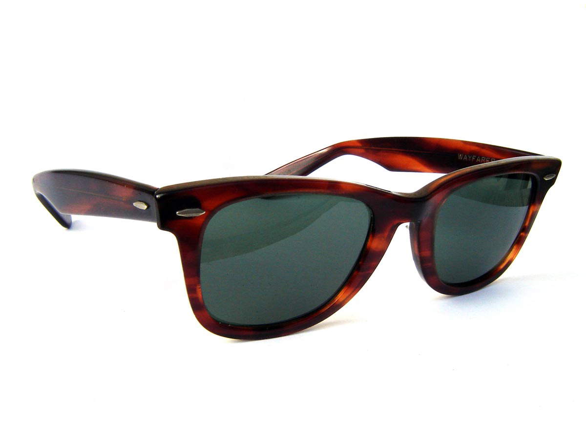 Ray-Ban Wayfarer dans le modèle B&L5022 des années 1980 Ray-Ban Wayfarer dans le modèle B&L5022 des années 1980