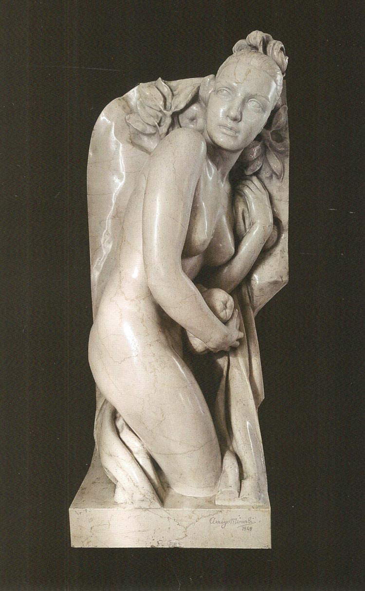 Arrigo Minerbi, Apple Thief (Botticino marble, 100 x 50 cm; Private collection)