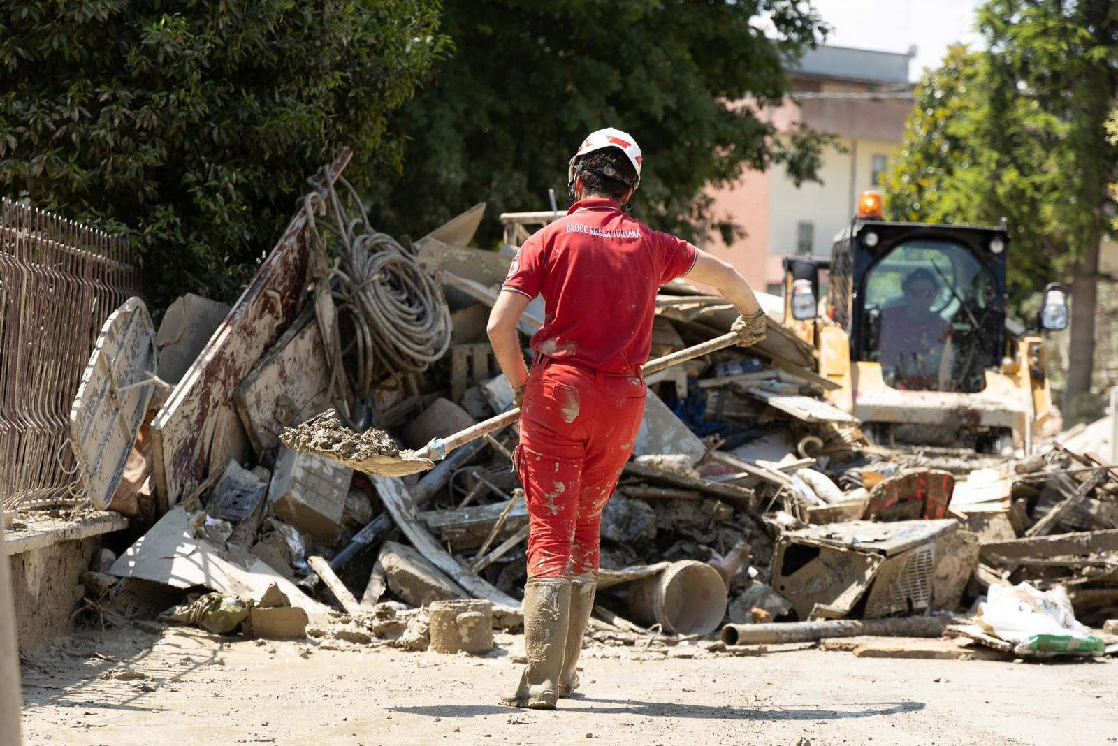 Volontari al lavoro a Faenza. Foto: Comune di Faenza Volontari al lavoro a Faenza. Foto: Comune di Faenza