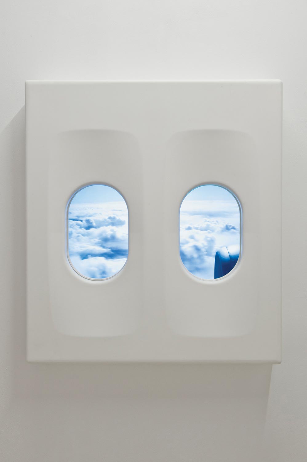 Leandro Erlich, El avión (2011; metal frame, fiberglass, 32-inch screen, video player and video animation, 100 x 14 x 110 cm) Leandro Erlich, El avión (2011; metal frame, fiberglass, 32-inch screen, video player and video animation, 100 x 14 x 110 cm)