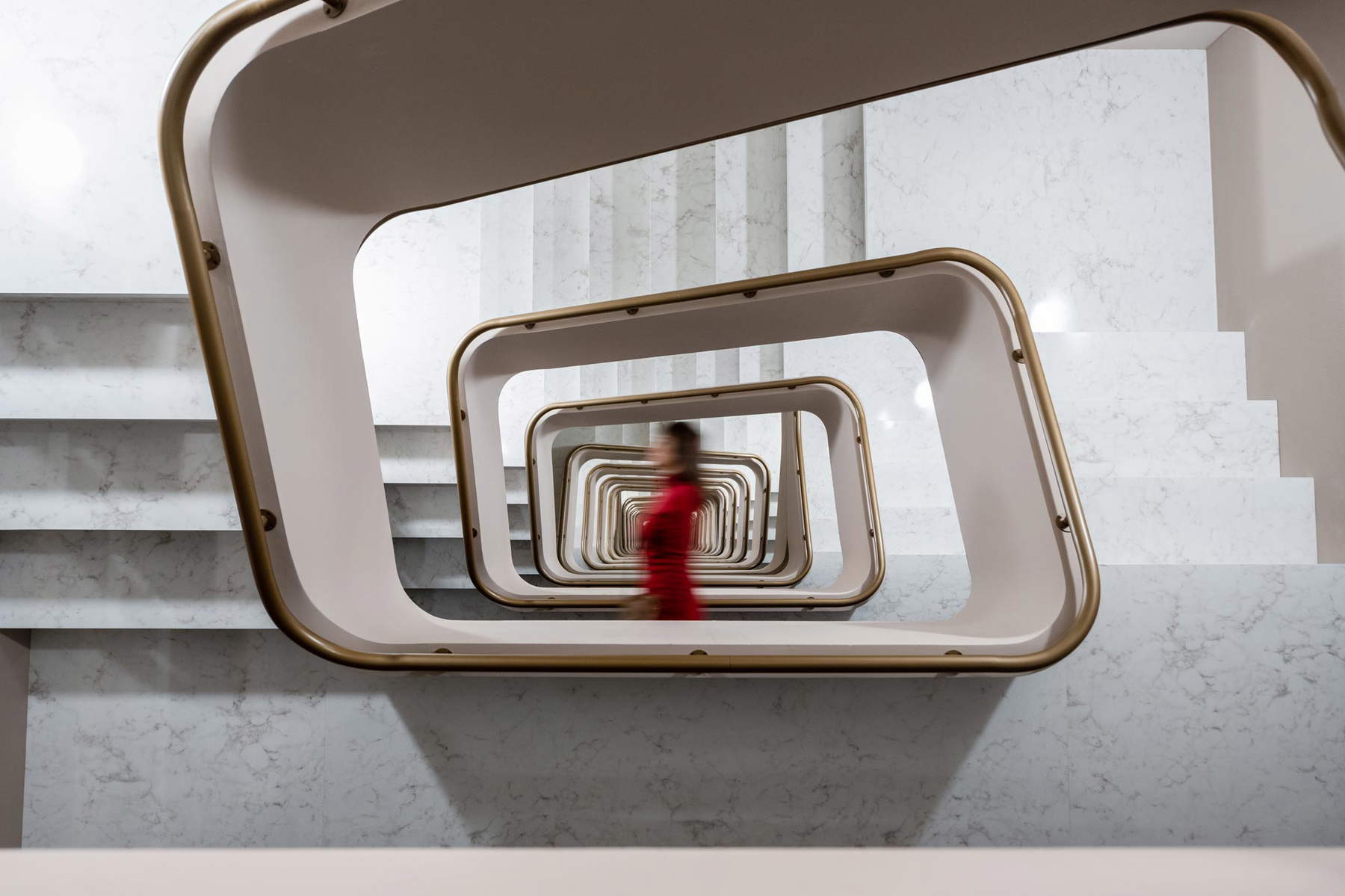 Leandro Erlich, Infinite staircase (2005; metal structure, MDF, flooring, handrail, mirrors and lights, 300 x 350 x 700 cm) Leandro Erlich, Infinite staircase (2005; metal structure, MDF, flooring, handrail, mirrors and lights, 300 x 350 x 700 cm)