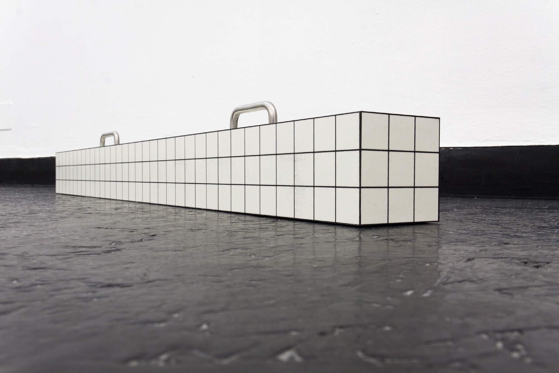 Superstudio, Walking Histogram (1969). Photo: Francesco Cardarelli / Pinksummer Superstudio, Walking Histogram (1969). Photo: Francesco Cardarelli / Pinksummer