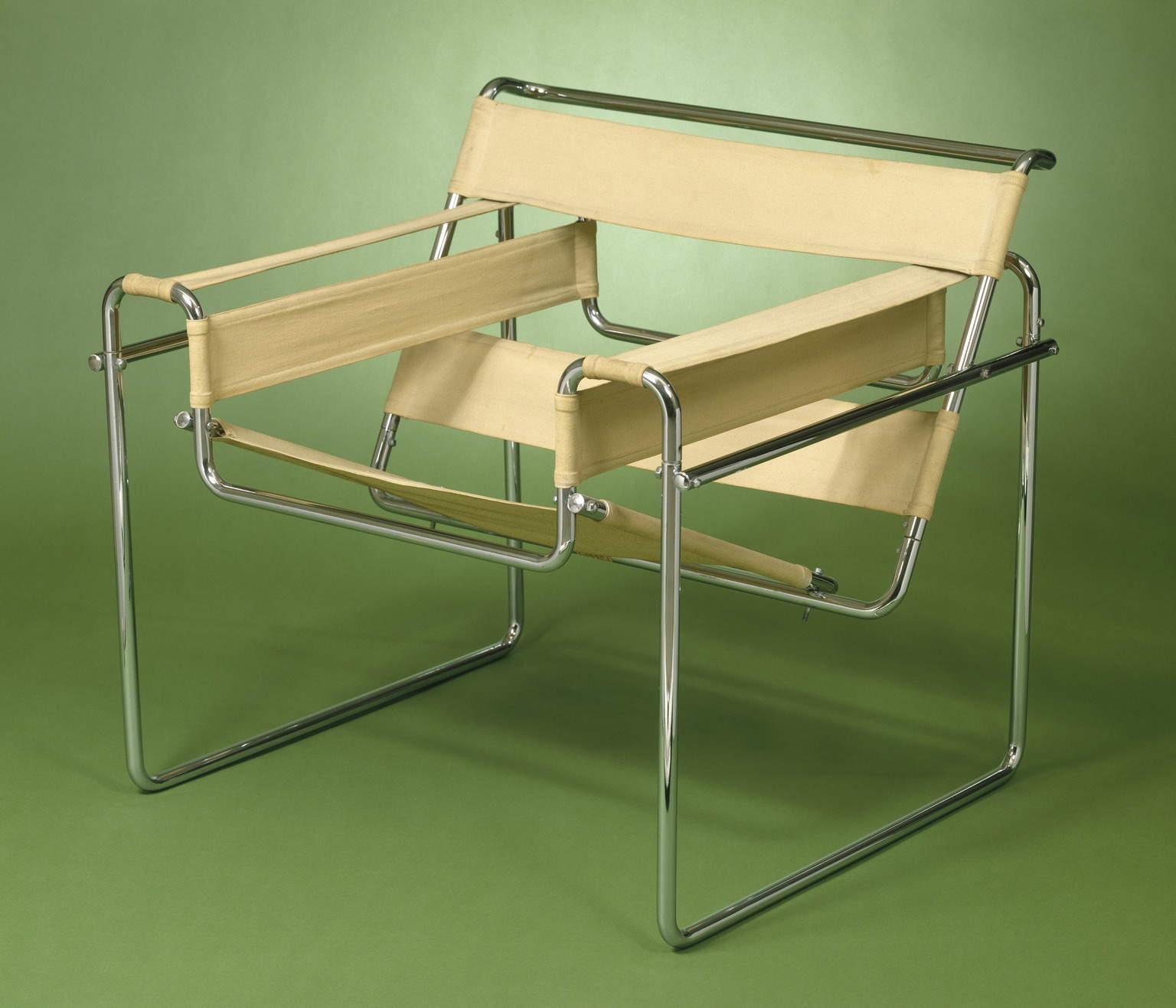 Marcel Breuer, Model B3 (1925 [c. 1927-1928]; chromed tubular steel and natural canvas, 73 x 82.2 x 74.3 cm; New York, Brooklyn Museum)