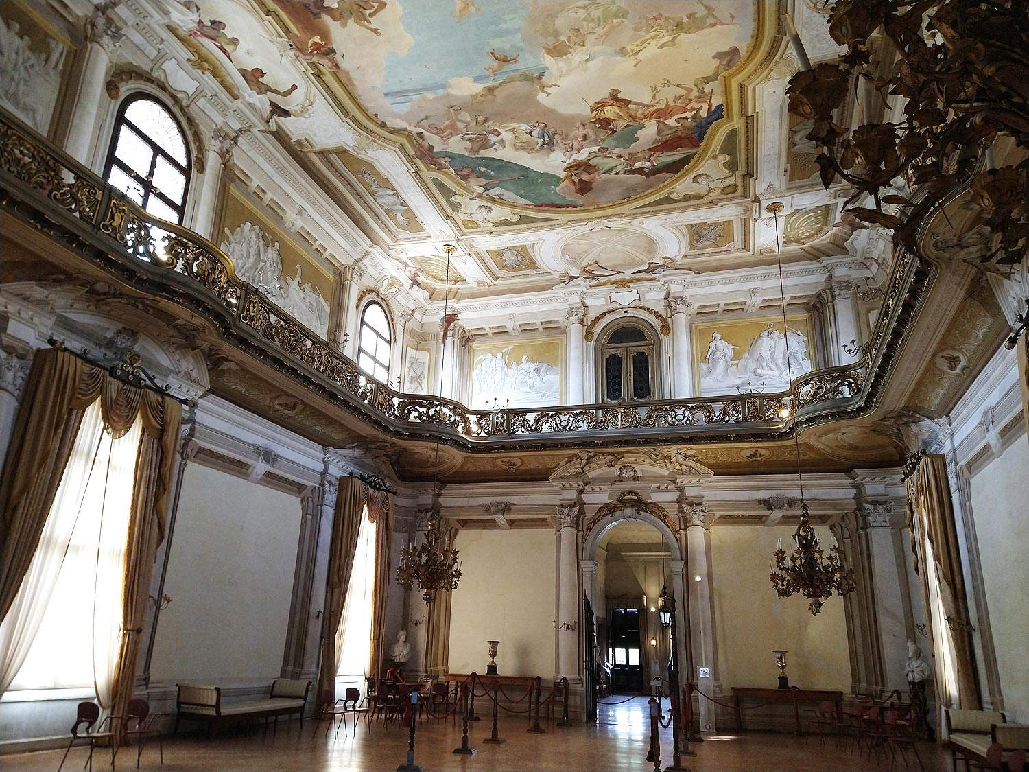 La salle de bal de la Villa Pisani avec la fresque de Tiepolo