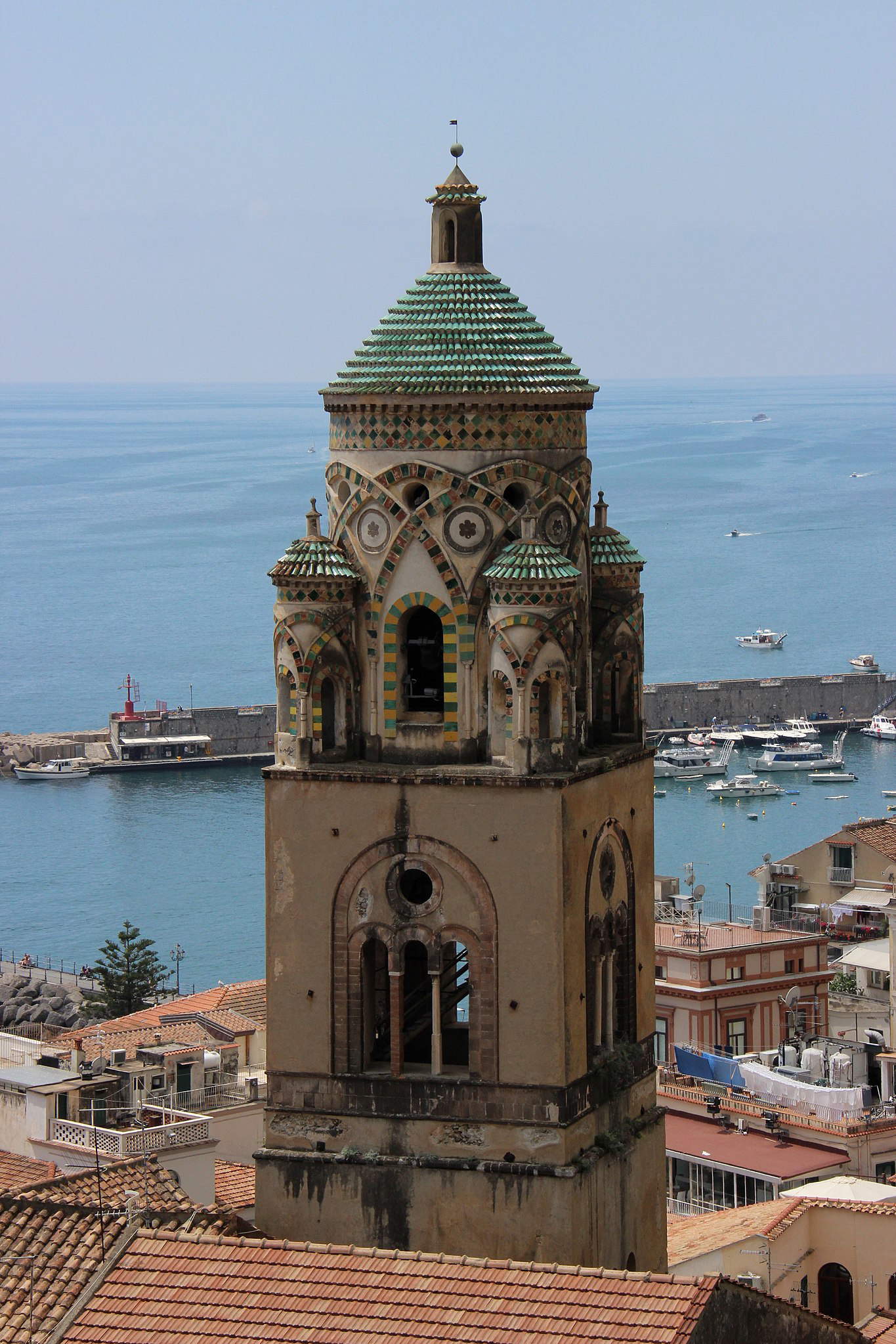 Il campanile del Duomo di Amalfi. Foto: Miguel Hermoso Cuesta Il campanile del Duomo di Amalfi. Foto: Miguel Hermoso Cuesta