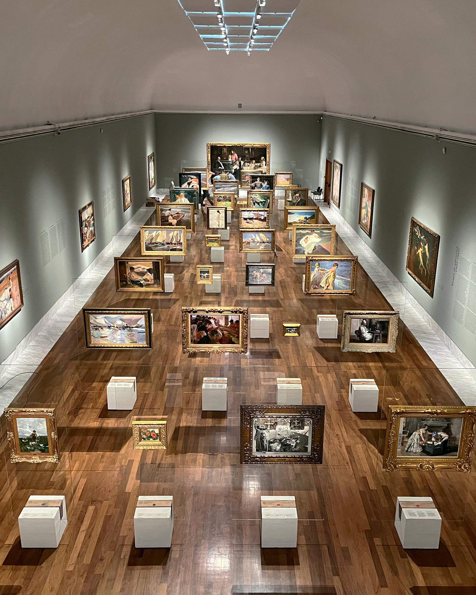 Exhibition layouts Colecci&oacute;n Masaveu. Sorolla. Photo: Santi Ortiz