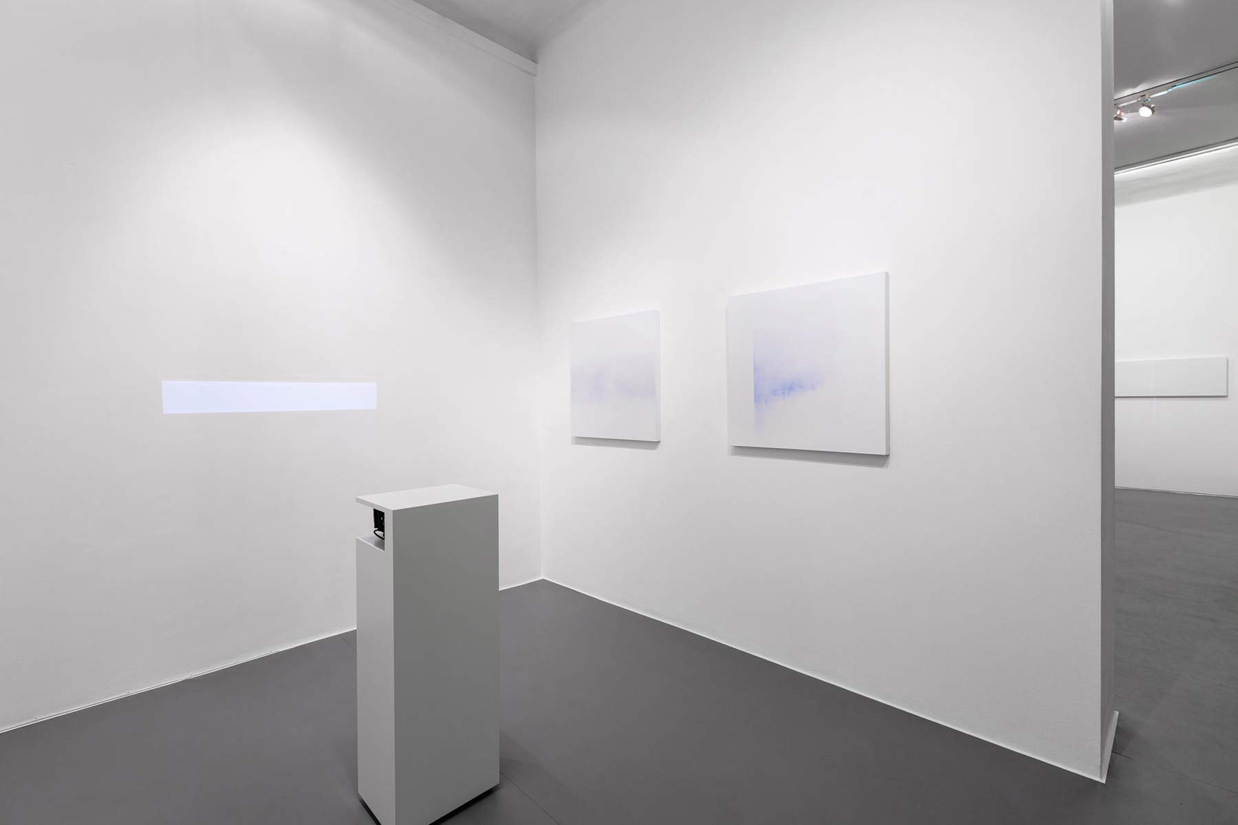 Minus.log, Try again (2017; instalación y lienzo - óleo sobre lienzo, 80x80 cm). Galería Bianconi, Milán. Foto: Tiziano Doria Minus.log, Try again (2017; instalación y lienzo - óleo sobre lienzo, 80x80 cm). Galería Bianconi, Milán. Foto: Tiziano Doria