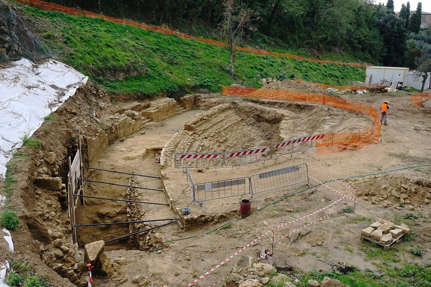 La excavación del anfiteatro de Volterra, 
