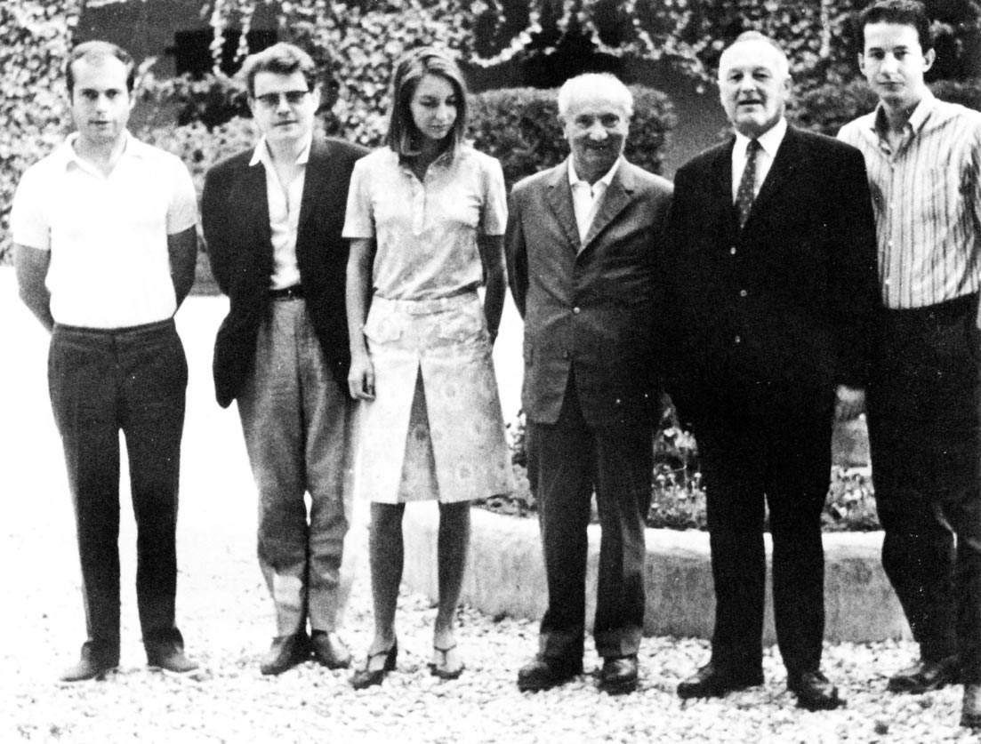 Participants au séminaire du Thor, 1966. De gauche à droite: Dominique Fourcade, Fran&ccedil;ois Vezin, Ginevra Bompiani, Martin Heidegger, Jean Beaufret, Giorgio Agamben (extrait de G. Agamben, Autoritratto nello studio, nottetempo, Milan 2017, p. 27).
