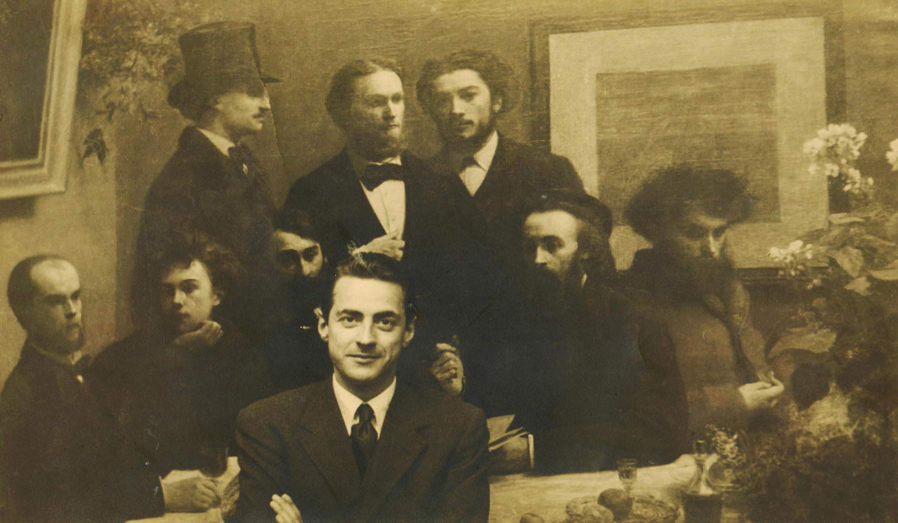 Roma, 1960. Un fotomontaggio realizzato da Ennio Flaiano ponendo una foto di John Urbani al centro di un  celebre dipinto di Henry-Fantine-La Tour, Coin de table (1872), Parigi, Mus&eacute;e d&rsquo;Orsay