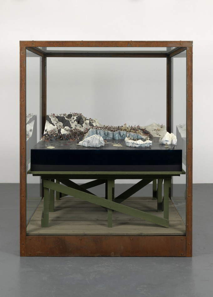 Jake et Dinos Chapman, Unhappy feet (2010 ; mixed media)