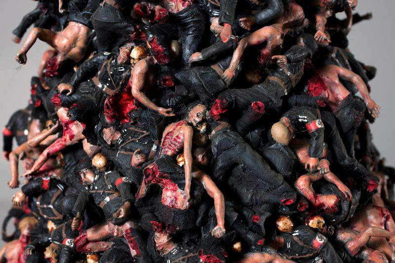 Jake et Dinos Chapman, Nein ! Eleven, détail