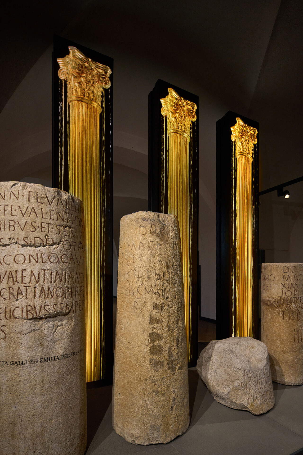 Fabrio Plessi:Opus Video Sculpture/ビデオ彫刻 Fabrizio Plessi's sense of ruins. What the Plessi Sposa