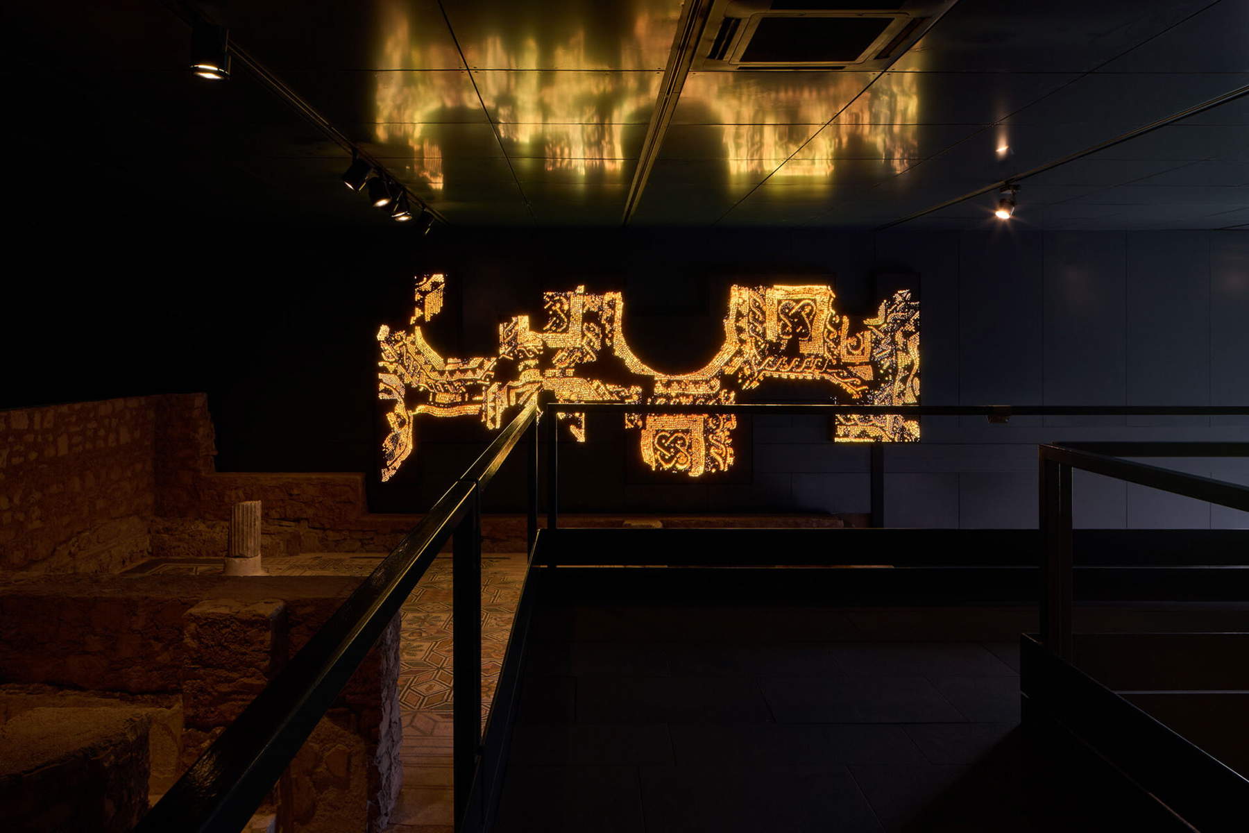 Fabrizio Plessi, Underwater Treasure, Domus dell'Ortaglia, Museo di Santa Giulia. Credit Fondazione Brescia Musei. Foto di Petrò Gilberti