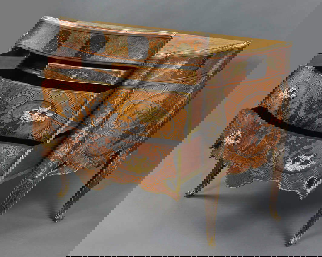 Mattia Gasparini, Commode (1764-1769 ; noyer, acajou, palissandre, ébène, citronnelle, laiton, bronze, marbre, 94 x 125 x 59 cm ; Madrid, Galerie des collections royales)