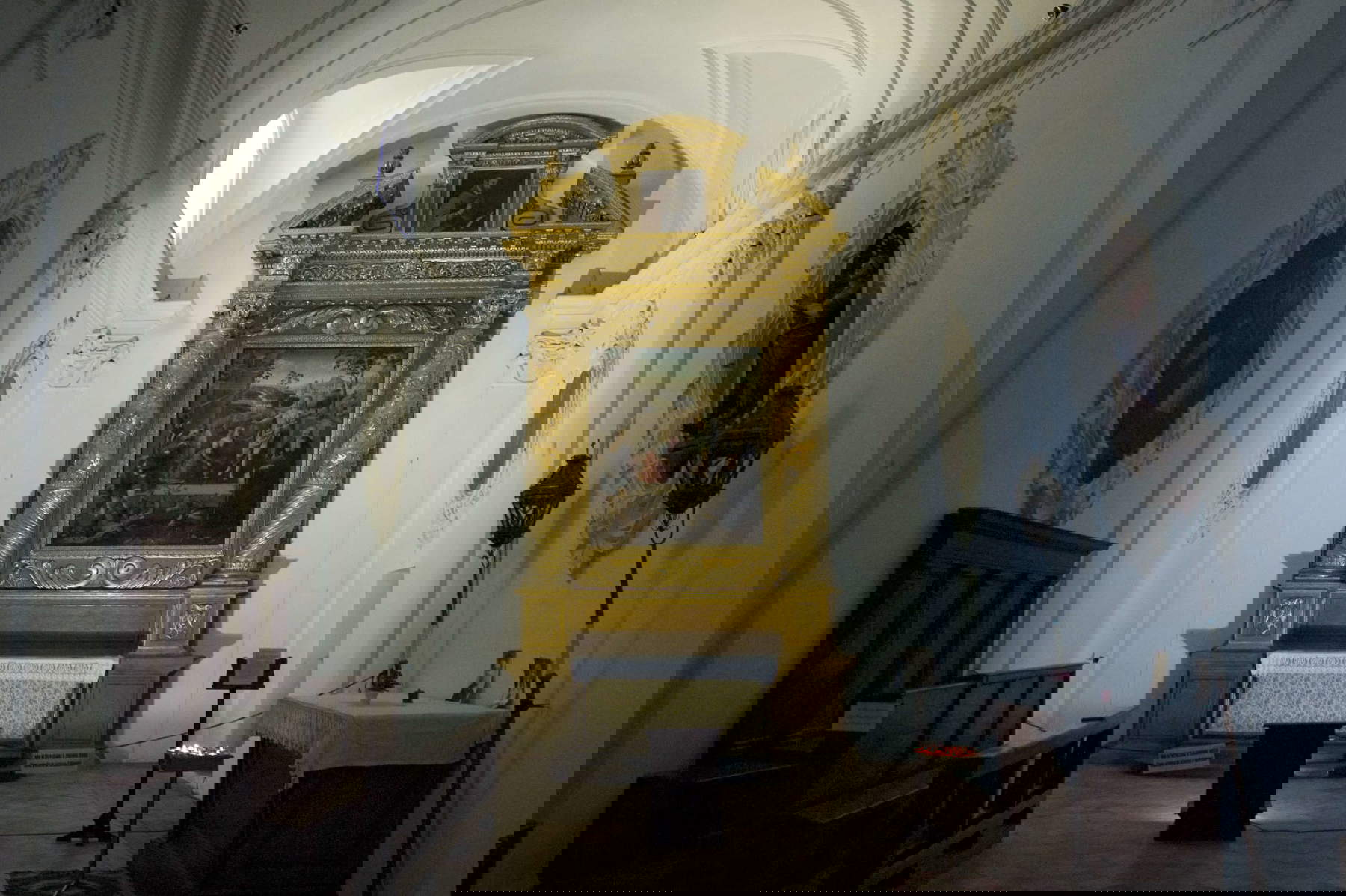 Cagli, Oratorio de Sant'Angelo Minore, Timoteo Viti, Noli me tangere (primera década del siglo XVI), pintura sobre tabla.