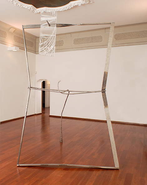 Valdi Spagnulo, FERMAR L'ARIA (2007; burnished stainless steel, treated Plexiglas, ca. 320 x 200 x 170 cm). Photo: A. Valentini