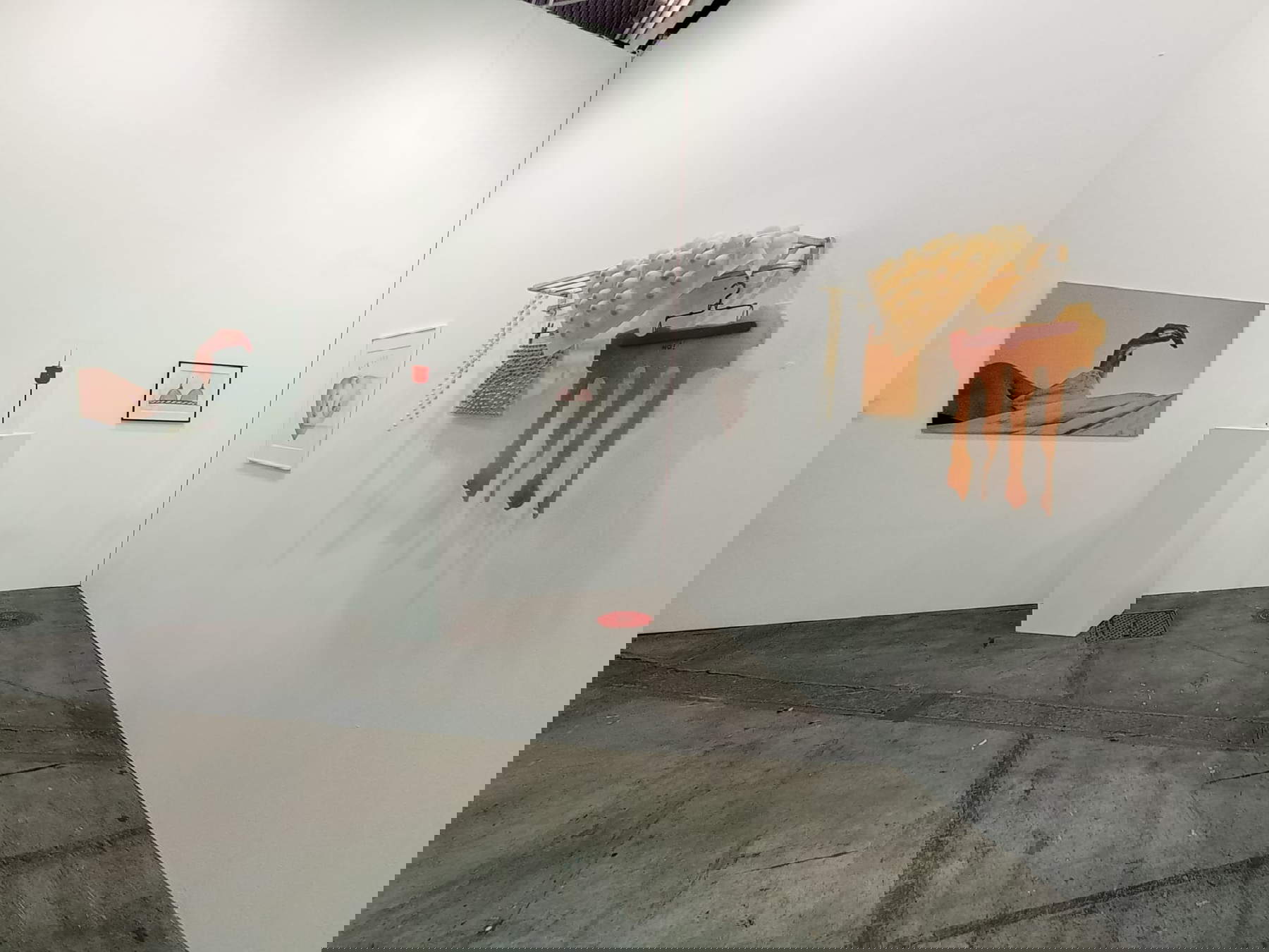 Der Stand von Silvia Steinek ist Renate Bertlmann gewidmet Der Stand von Silvia Steinek ist Renate Bertlmann gewidmet