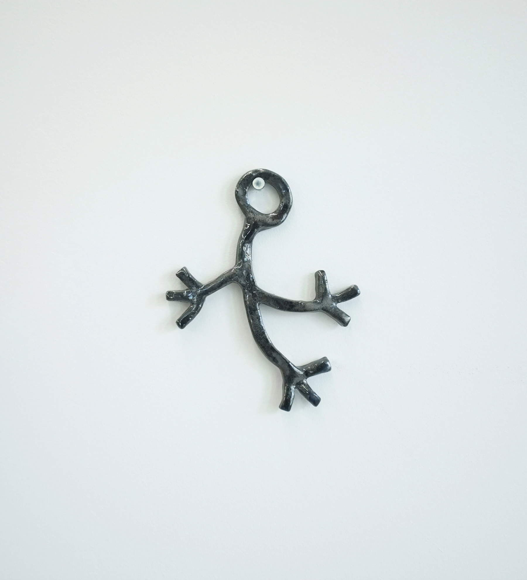 Camille Benarab-Lopez, Signes (2023; enamel and clay). Camille Benarab-Lopez, Signes (2023; enamel and clay).