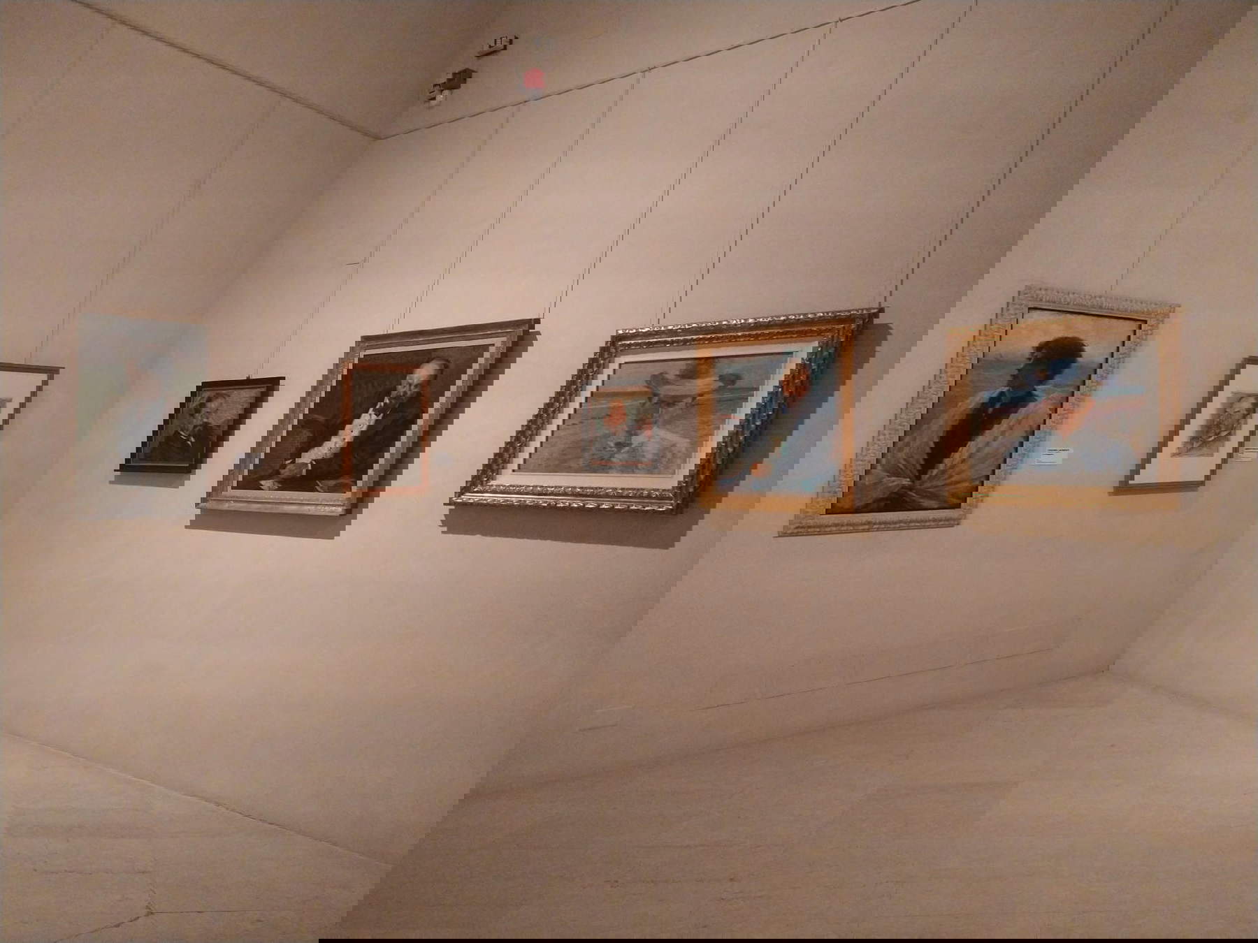 Allestimenti della mostra Boccioni prima del futurismo. Opere 1902-1910 Allestimenti della mostra Boccioni prima del futurismo. Opere 1902-1910