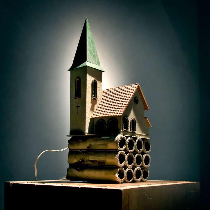 Mario Consiglio, Es war einmal eine Welt mit einer Bombe darunter (Berlin, 2010). Foto: Laura Gianetti