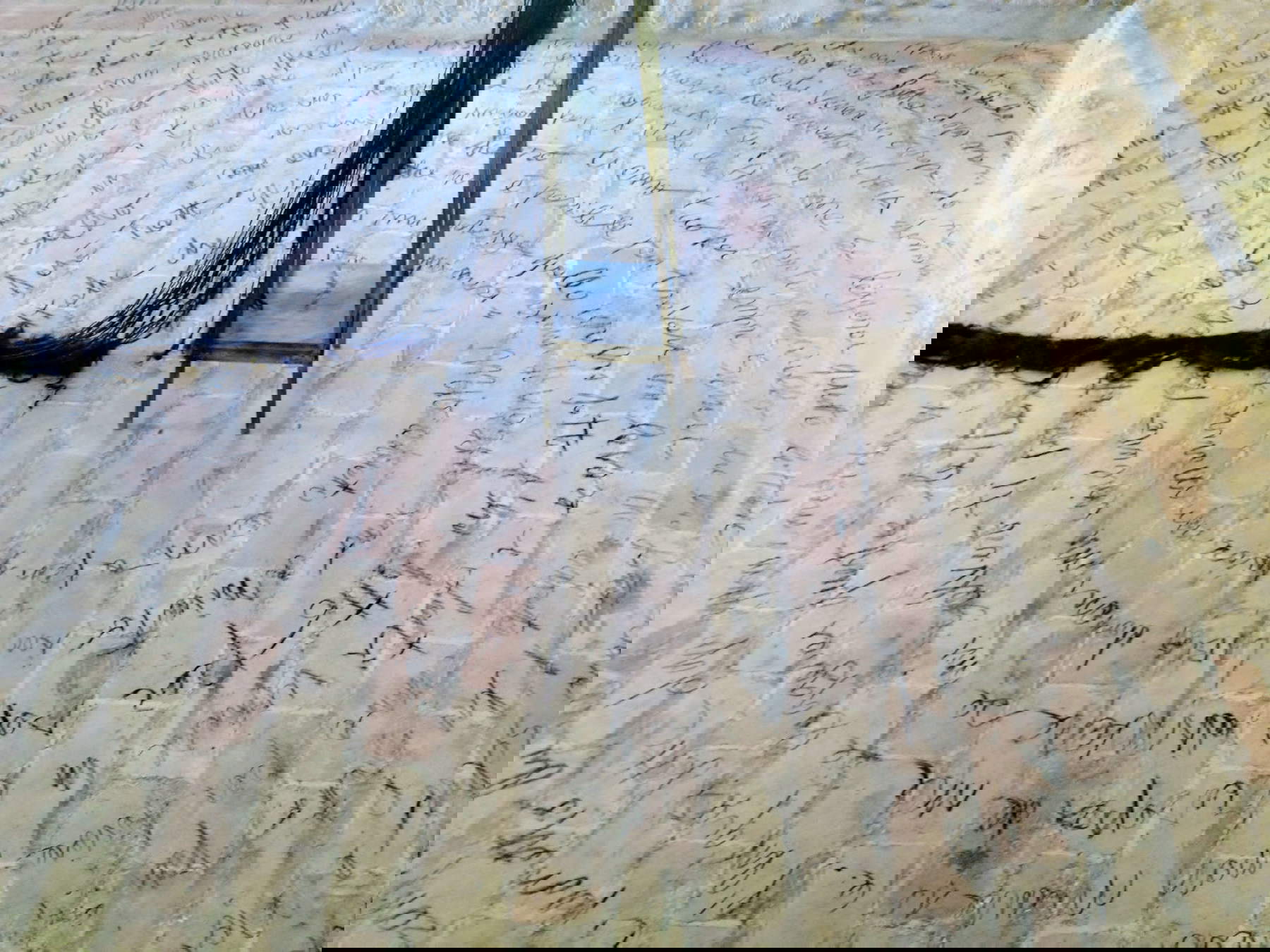 Laura Patacchia, Mio adorato amore, Detail. Chiaveumbra, Kirche von San Pietro al Pettine, Trevi, 2016 Laura Patacchia, Mio adorato amore, Detail. Chiaveumbra, Kirche von San Pietro al Pettine, Trevi, 2016