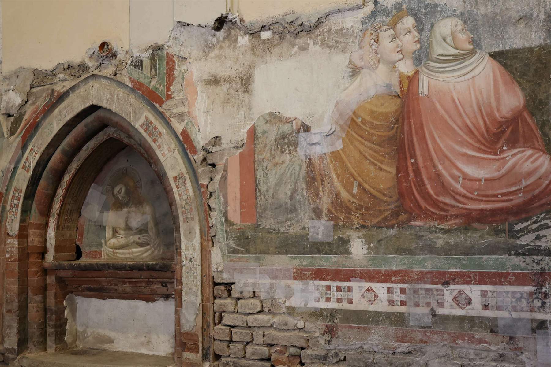 Rimini, d'importantes fresques du XIVe siècle mises au jour à Verucchio