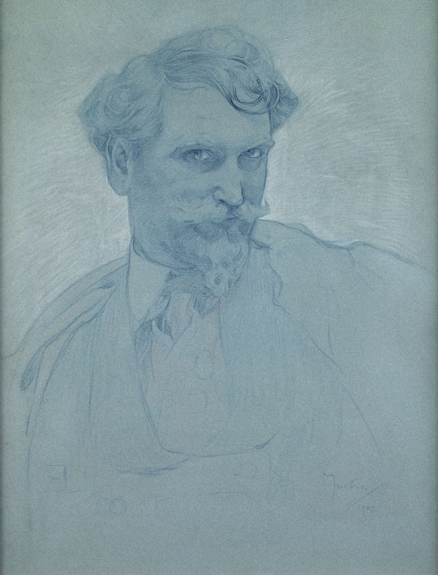 Alfons Mucha, Autorretrato (1907; pastel azul y blanco sobre papel, 55 x 42 cm) © Mucha Trust 2023 Alfons Mucha, Autorretrato (1907; pastel azul y blanco sobre papel, 55 x 42 cm) © Mucha Trust 2023