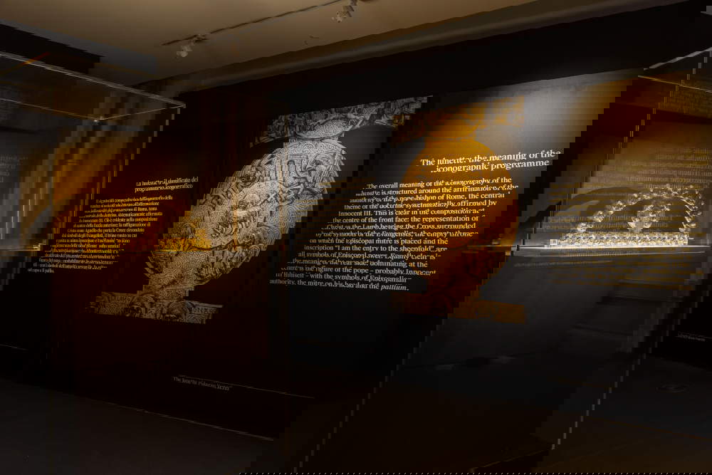 Allestimento mostra Bronzo&amp;Oro. Foto di Paolo Roberto Santo, Studiozabalik