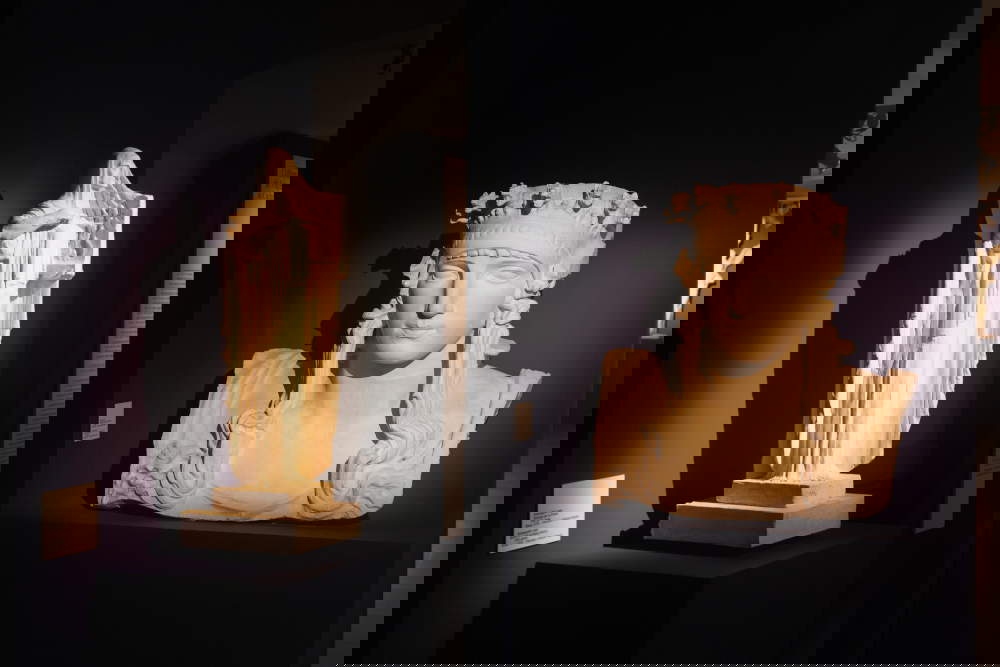 Exhibition set up The Goddess Rome and the Altar of the Fatherland. Photo by Paolo Roberto Santo