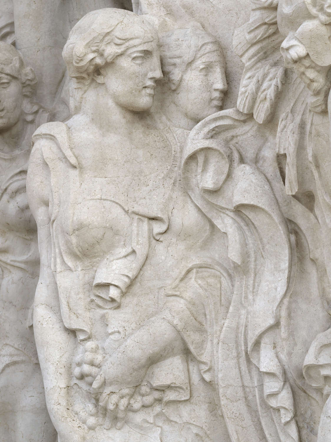 Angelo Zanelli, Figures féminines, détail de l'œuvre dans la frise gauche, après restauration (2023). Rome, VIVE - Vittoriano et Palazzo Venezia © MiC, VIVE - Vittoriano et Palazzo Venezia. Photo de Mauro Magliani. Angelo Zanelli, Figures féminines, détail de l'œuvre dans la frise gauche, après restauration (2023). Rome, VIVE - Vittoriano et Palazzo Venezia © MiC, VIVE - Vittoriano et Palazzo Venezia. Photo de Mauro Magliani.