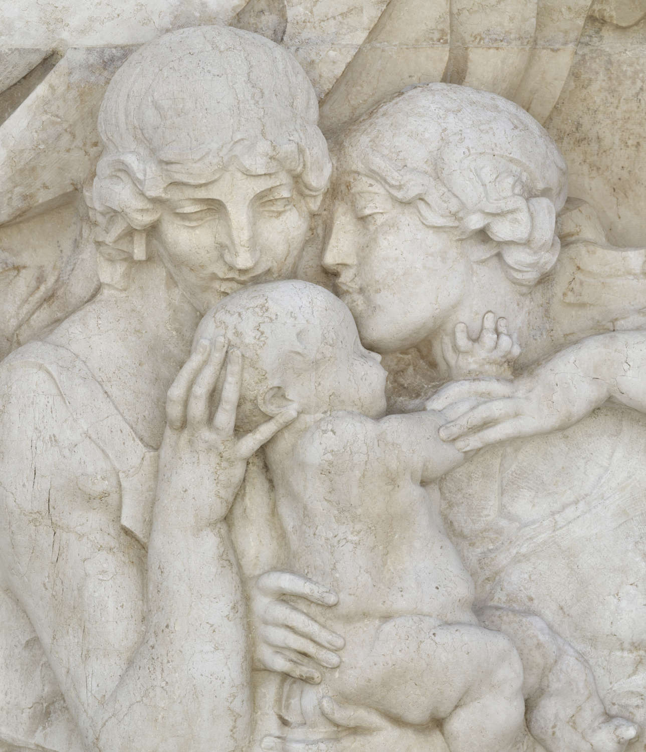 Angelo Zanelli, La Maternité, détail de l'œuvre dans la frise gauche, après restauration (2023). Rome, VIVE - Vittoriano et Palazzo Venezia © MiC, VIVE - Vittoriano et Palazzo Venezia. Photo de Mauro Magliani. Angelo Zanelli, La Maternité, détail de l'œuvre dans la frise gauche, après restauration (2023). Rome, VIVE - Vittoriano et Palazzo Venezia © MiC, VIVE - Vittoriano et Palazzo Venezia. Photo de Mauro Magliani.