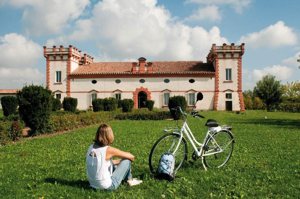 Ferrara, drei Routen mit dem Fahrrad und dem Boot zur Entdeckung der Genüsse und der Natur 